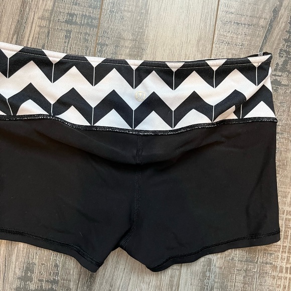 Reversible shorts - Picture 3 of 3